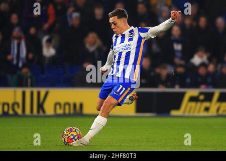 Brighton, Großbritannien. 14th Januar 2022. Leandro Trossard von Brighton und Hove Albion in Aktion. Premier League Spiel, Brighton & Hove Albion gegen Crystal Palace im Amex Stadium in Brighton am Freitag, 14th. Januar 2022. Dieses Bild darf nur für redaktionelle Zwecke verwendet werden. Nur zur redaktionellen Verwendung, Lizenz für kommerzielle Nutzung erforderlich. Keine Verwendung bei Wetten, Spielen oder Veröffentlichungen in einem Club/einer Liga/einem Spieler. PIC von Steffan Bowen/Andrew Orchard Sports Photography/Alamy Live News Credit: Andrew Orchard Sports Photography/Alamy Live News Stockfoto