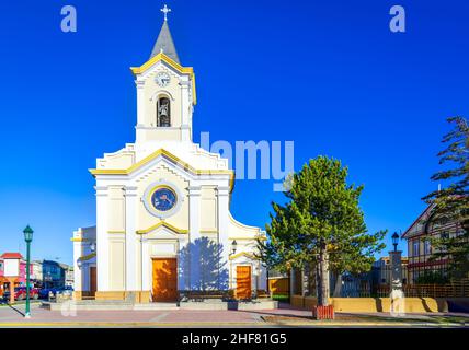 Puerto Natales, Chile. Kathedrale von Puerto Natales in Patagonien, einer der südlichsten Städte Südamerikas. Stockfoto