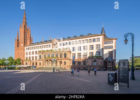 Deutschland, Hessen, Wiesbaden, Neues Rathaus am Wiesbadener Schlossplatz Stockfoto