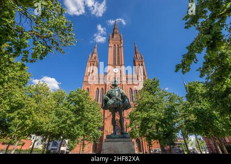 Deutschland, Hessen, Wiesbaden, Marktkirche mit Statue von Wilhelm I. von Nassau-Dillenburg Stockfoto