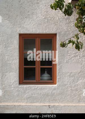 Suppenschüssel, Fenster, Geschirr, Bauernhaus Stockfoto