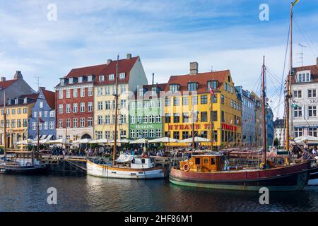 Kopenhagen, Koebenhavn, Nyhavn (Neuer Hafen), Kanal- und Unterhaltungsviertel, Restaurant in Seeland, Sjaelland, Dänemark Stockfoto