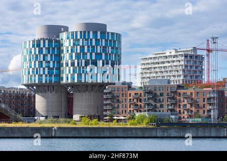 Copenhagen, Koebenhavn, Portland Towers, zwei ehemalige Aalborg Portland Silos, die in ein Bürogebäude im aufstrebenden Nordhavn-Bezirk in Seeland, Sjaelland, Dänemark, umgewandelt wurden Stockfoto