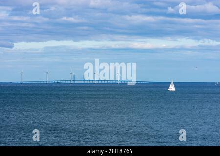 Kopenhagen, Koebenhavn, Öresund oder Oeresund Bridge, Windturbinen, Schiffe in Seeland, Sjaelland, Dänemark Stockfoto