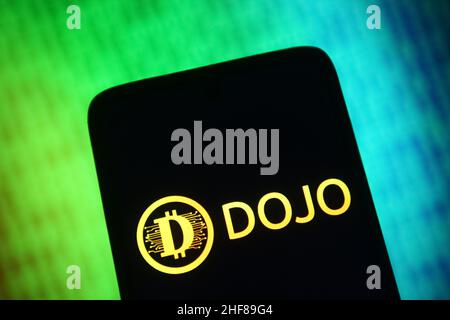 Ukraine. 14th Januar 2022. In dieser Abbildung ist ein DOJO (Dojocoin)-Zeichen auf einem Smartphone-Bildschirm zu sehen. (Bild: © Pavlo Gonchar/SOPA Images via ZUMA Press Wire) Stockfoto