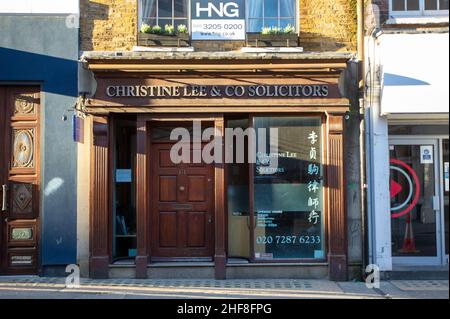 London, Großbritannien. 14th Januar 2022. Die Büros von Christine Lee und Co in der Wardour Street im Zentrum von London. Der britische Sicherheitsdienst MI5 hat einen Sicherheitsdienst-Störungs-Alarm (SSIA) herausgegeben, in dem er davor warnt, dass die Rechtsanwältin Christine Ching Kui Lee ''eine Vertreterin der chinesischen Regierung war, die im britischen Parlament aktiv war. Kredit: ZUMA Press, Inc./Alamy Live Nachrichten Stockfoto