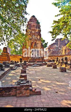 Tempel des Wat Mararat in Ayutthaya bei Bangkok, Thailand Stockfoto