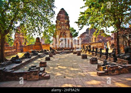 Tempel des Wat Mararat in Ayutthaya bei Bangkok, Thailand Stockfoto