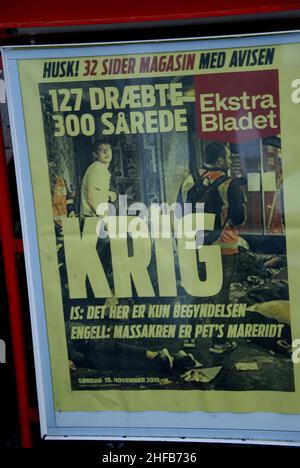 Kopenhagen/Dänemark /   15. November 2015  Danish Zeitung Front Seiten Berichterstattung über Terrorit Ttacked in Paris Frankreich (Foto von Francis Joseph Dean/Deanpictures) Stockfoto