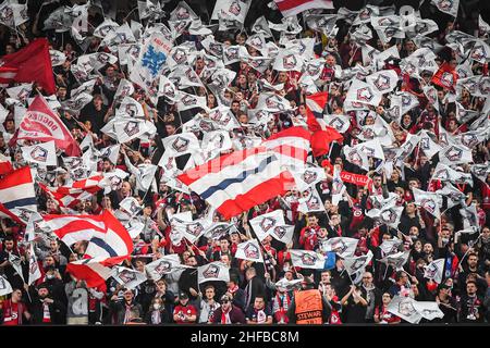 Lille-Fans während der UEFA Champions League, des Fußballspiels der Gruppe G zwischen LOSC Lille und dem FC Sevilla am 20. Oktober 2021 im Pierre-Mauroy-Stadion in Villeneuve-d'Ascq in der Nähe von Lille, Frankreich - Foto Matthieu Mirville / DPPI Stockfoto