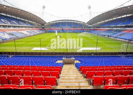 Bolton, Großbritannien. 15th Januar 2022. Gesamtansicht des University of Bolton Stadions während des Spiels der EFL Sky Bet League 1 zwischen Bolton Wanderers und Ipswich Town im University of Bolton Stadium, Bolton, England, am 15. Januar 2022. Foto von Mike Morese.nur zur redaktionellen Verwendung, Lizenz für kommerzielle Nutzung erforderlich. Keine Verwendung bei Wetten, Spielen oder Veröffentlichungen einzelner Clubs/Vereine/Spieler. Kredit: UK Sports Pics Ltd/Alamy Live Nachrichten Gutschrift: UK Sports Pics Ltd/Alamy Live Nachrichten Stockfoto