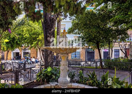 Der park und die Ciudad de Cádiz Stockfoto