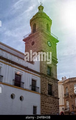 Azulejo y convento de Santo Domingo en Cádiz Stockfoto