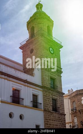 Azulejo y convento de Santo Domingo en Cádiz Stockfoto