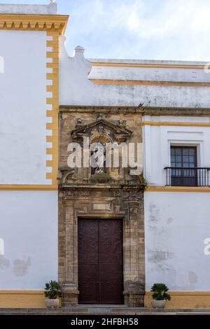 Azulejo y convento de Santo Domingo en Cádiz Stockfoto