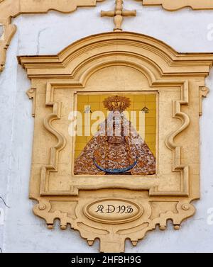 Azulejo y convento de Santo Domingo en Cádiz Stockfoto