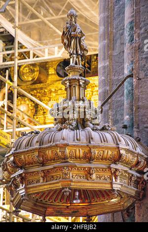 Alle Baldaquino en el Altar Mayor de la Catedral de Santiago de Compostela, España Stockfoto
