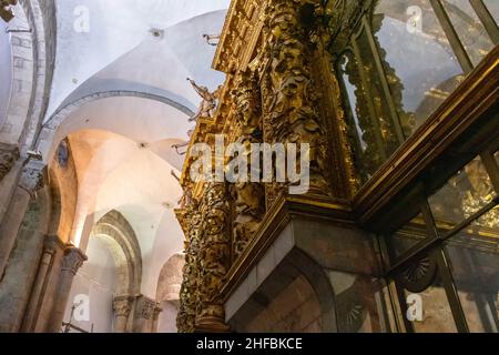 Alle Baldaquino en el Altar Mayor de la Catedral de Santiago de Compostela, España Stockfoto