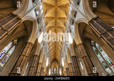 England, London, Westminster Abbey, Das Kirchenschiff, Die Gewölbte Decke Stockfoto