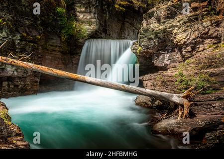 Die Saint Mary Falls im US Glacier National Park, Montana Stockfoto