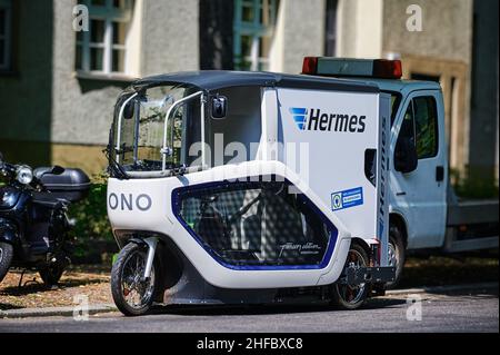 Berlin, 3. Juli 2021: Ein elektrisch angetriebenes Lastenrad namens Pedal Assisted Transporter (PAT) des Logistikdienstleisters Hermes Stockfoto