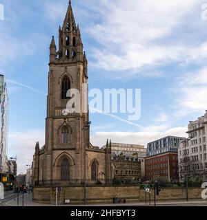 Liverpool, Großbritannien - 6. Januar 2020: Die berühmte Kirche St. Nicholja, die anglikanische Pfarrkirche von Liverpool. Stadtbild im Stadtzentrum von Liverpool in der Nähe von Alb Stockfoto