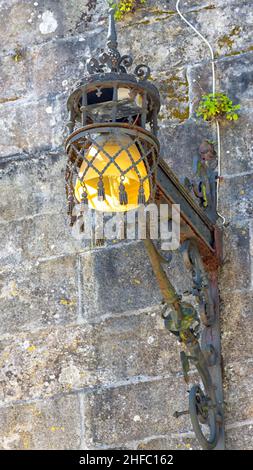 Farola antigua en la plaza de Quintana en Santiago de Compostela, Galicien Stockfoto