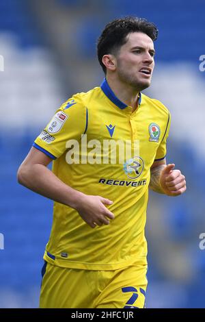 Cardiff, Großbritannien. 15th Januar 2022. Lewis Travis #27 von Blackburn Rovers während des Spiels in Cardiff, Großbritannien am 1/15/2022. (Foto von Mike Jones/News Images/Sipa USA) Quelle: SIPA USA/Alamy Live News Stockfoto