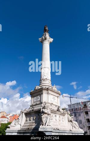 Die Säule von Pedro IV. Steht auf König Peter IV. In der Mitte des Rossio-Platzes, auch bekannt als König Pedro IV. Platz. Ein beliebter Treffpunkt Stockfoto