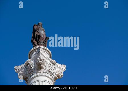 Die Säule von Pedro IV. Ist ein Denkmal für König Peter IV. In der Mitte des Rossio-Platzes, auch bekannt als König Pedro IV. Platz. Ein beliebter Treffpunkt Stockfoto