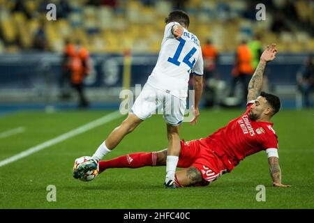 Ukraine, Kiew - 14. September 2021. Nicolas Otamendi (SL Benfica) während des Spiels zwischen dem FC Dynamo Kiew und SL Benfica, NSC Olympiyskiy Stockfoto