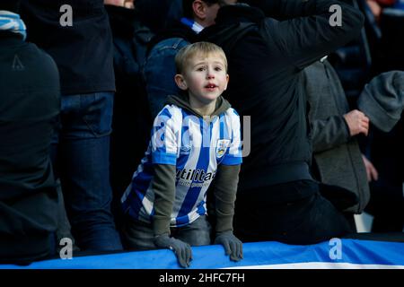 Huddersfield, Großbritannien. 15th Januar 2022. Ein junger Fan von Huddersfield Town in Huddersfield, Großbritannien am 1/15/2022. (Foto von Ben Early/News Images/Sipa USA) Quelle: SIPA USA/Alamy Live News Stockfoto