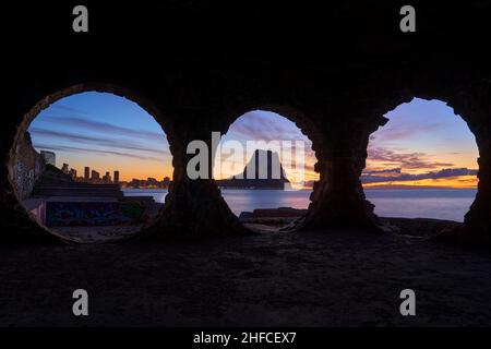 Sonnenaufgang am Bach Manzanera (Calpe - Alicante - Spanien) Stockfoto