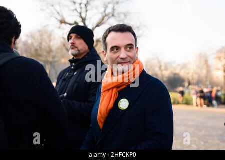 Der Patrioten-Führer Florian Philippot bei der Demonstration gegen den Gesundheitsausweis. Mehrere Zehntausende von Menschen marschierten in Paris auf den Ruf von Florian Philippot und 'The Patriots' ein. Die Demonstranten protestierten im Namen der Freiheiten gegen die Verpflichtungen des Impfpass. Paris, Frankreich, am 15. Januar 2022. Foto von Pierrick Villette/ABACAPRESS.COM Stockfoto