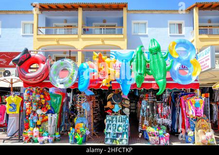 Promenade Strandshop, Port d'Alcudia, Gemeinde Alcudia, Mallorca, Balearen, Spanien Stockfoto