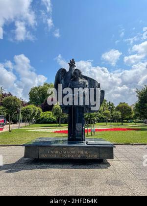 Denkmal von Jozef Pilsudski im März 18th Park, in Kolobrzeg, Polen Stockfoto