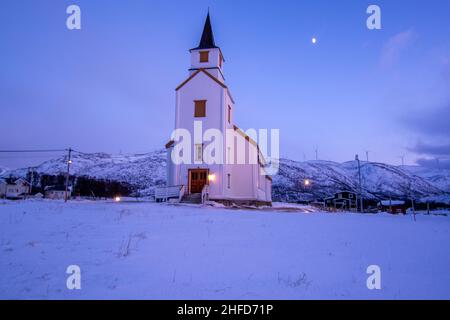 Hillesoy ist eine ehemalige Gemeinde in der alten Grafschaft Troms in Norwegen. Die Gemeinde bestand von 1855 bis zu ihrer Schließung im Jahr 1964. Stockfoto