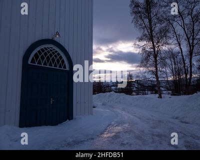 Die Kafjord-Kirche ist eine Pfarrkirche der Norwegischen Kirche in der Gemeinde Alta im Kreis Troms Og Finnmark, Norwegen, und befindet sich im Dorf Kafj Stockfoto