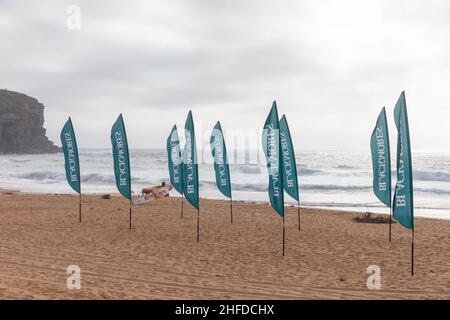 Bilgola Beach, Sydney. Die Strände an der Ostküste Australiens wurden aufgrund von Tsunami-Warnungen des Joint Australian Tsunami Warning Center nach dem Vulkanausbruch im Pazifik geschlossen. Aufgrund dieser Warnung wurden die offenen Schwimmrennen von Bilgola Beach Blackmores abgesagt. Quelle: martin Berry/Alamy Live News Stockfoto