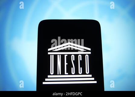 Ukraine. 15th Januar 2022. In dieser Abbildung ist das Logo der UNESCO (United Nations Educational, Scientific and Cultural Organization) auf einem Smartphone-Bildschirm zu sehen. (Foto von Pavlo Gonchar/SOPA Images/Sipa USA) Quelle: SIPA USA/Alamy Live News Stockfoto