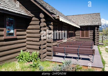 Kapelle der Verklärung Episcopal Church in Jackson Hole, Wyoming im Mai, horizontal Stockfoto