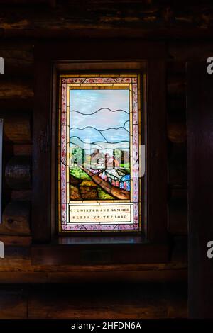 Moose, Wyoming, USA, Mai 29, 2021: Glasfenster in der Kapelle der Verklärung - St. Johns Episcopal Church im Grand Teton National Park, Stockfoto