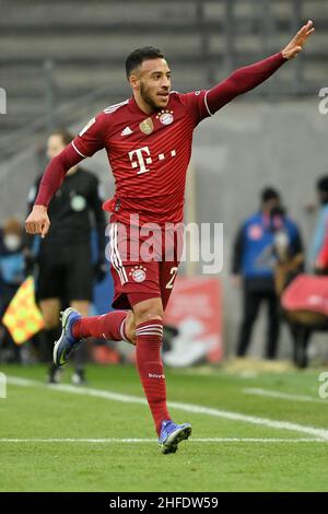 Köln, Deutschland. 15th Januar 2022. Corentin Tolisso von Bayern München feiert Torschützenspiele beim Bundesliga-Spiel der ersten Liga zwischen dem FC Köln und dem Bayern München in Köln, Deutschland, am 15. Januar 2022. Quelle: Ulrich Hufnagel/Xinhua/Alamy Live News Stockfoto