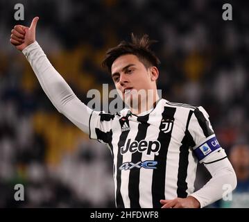 Turin, Italien. 15th Januar 2022. FC Juventus' Paulo Dybala reagiert auf ein Fußballspiel der Serie A zwischen FC Juventus und Udinese in Turin, Italien, am 15. Januar 2022. Quelle: Federico Tardito/Xinhua/Alamy Live News Stockfoto