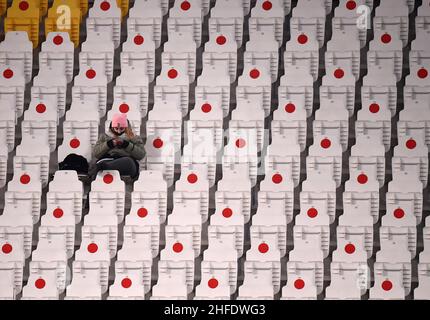 Turin, Italien. 15th Januar 2022. Ein Fan des FC Juventus wird vor einem Fußballspiel der Serie A zwischen dem FC Juventus und Udinese am 15. Januar 2022 in Turin, Italien, gesehen. Quelle: Federico Tardito/Xinhua/Alamy Live News Stockfoto
