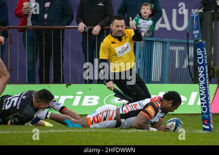 Galway, Irland. 15th Januar 2022. Kini MURIMURIVALU aus Leicester kann es während des Heineken Champions Cup, Runde 3, Pool B-Spiels zwischen Connacht Rugby und Leicester Tigers am 15. Januar 2022 auf dem Sportplatz in Galway, Irland, versuchen (Foto von Andrew SURMA/ Quelle: SIPA USA/Alamy Live News Stockfoto