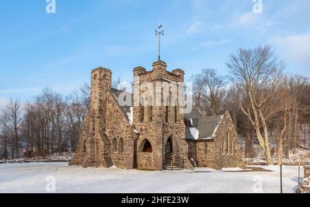 All Souls Church, Tannersville, NY - eine historische Bischofskirche im Stil des Gothic Revival, die 1993 in das National Register of Historic Place aufgenommen wurde Stockfoto