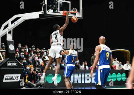 Ismael Kamagate von Paris Basketball dunks während der französischen Meisterschaft, Betclic Elite Basketball Spiel zwischen Paris Basketball und Metropolitans 92 (Boulogne-Levallois) am 15. Januar 2022 in Halle Georges Karpentier in Paris, Frankreich. Foto von Victor Joly/ABACAPRESS.COM Stockfoto