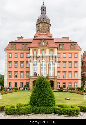 Die 1292 fertiggestellte und größte Burg in Schlesien vereint Książ gotische, barocke und Rokoko-Architektur mit einer majestätischen Mischung Stockfoto