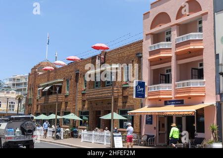 Hotel Steyne, öffentliche Bar und Restaurant im Vorort Manly Beach von Sydney, mit Dachbar, Sommer-Tag, Sydney, Australien Stockfoto